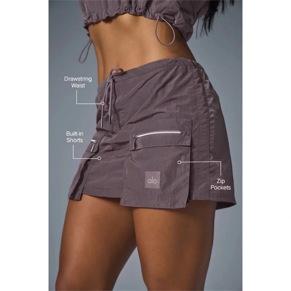 Alo Yoga Crinkle Surplus Mini Skirt Raisinette XS